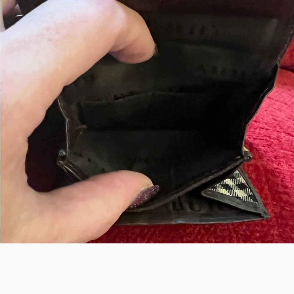 BURBERRY AUTHENTIC BROWN GRAINED LEATHER BIFOLD WITH NOVA CHECK INTERIOR ACCENTS - Picture 6 of 14